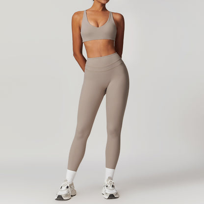 AVERI Twist — Bra & Legging Set