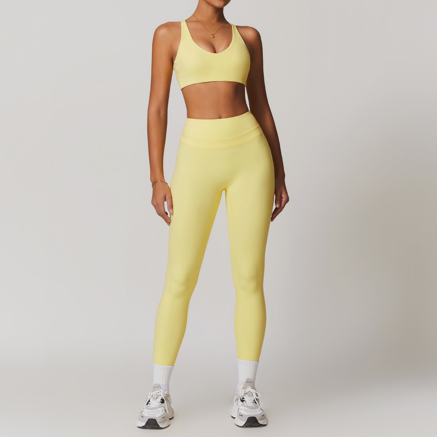 AVERI Twist — Bra & Legging Set