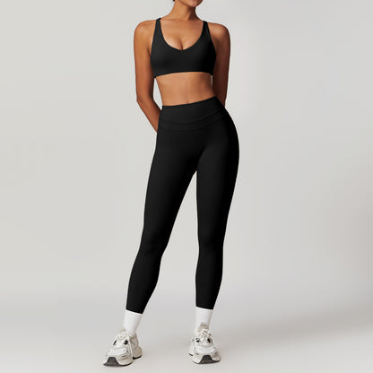 AVERI Twist — Bra & Legging Set
