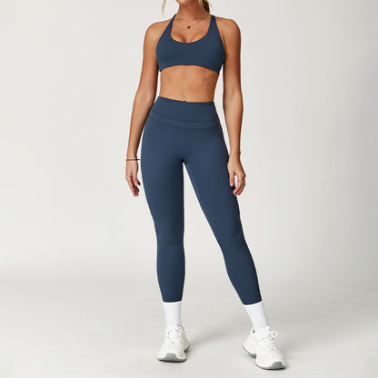 AVERI Twist — Bra & Legging Set